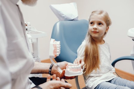 راهکارهای کاهش ترس کودکان از تجهیزات دندانپزشکی برای والدین